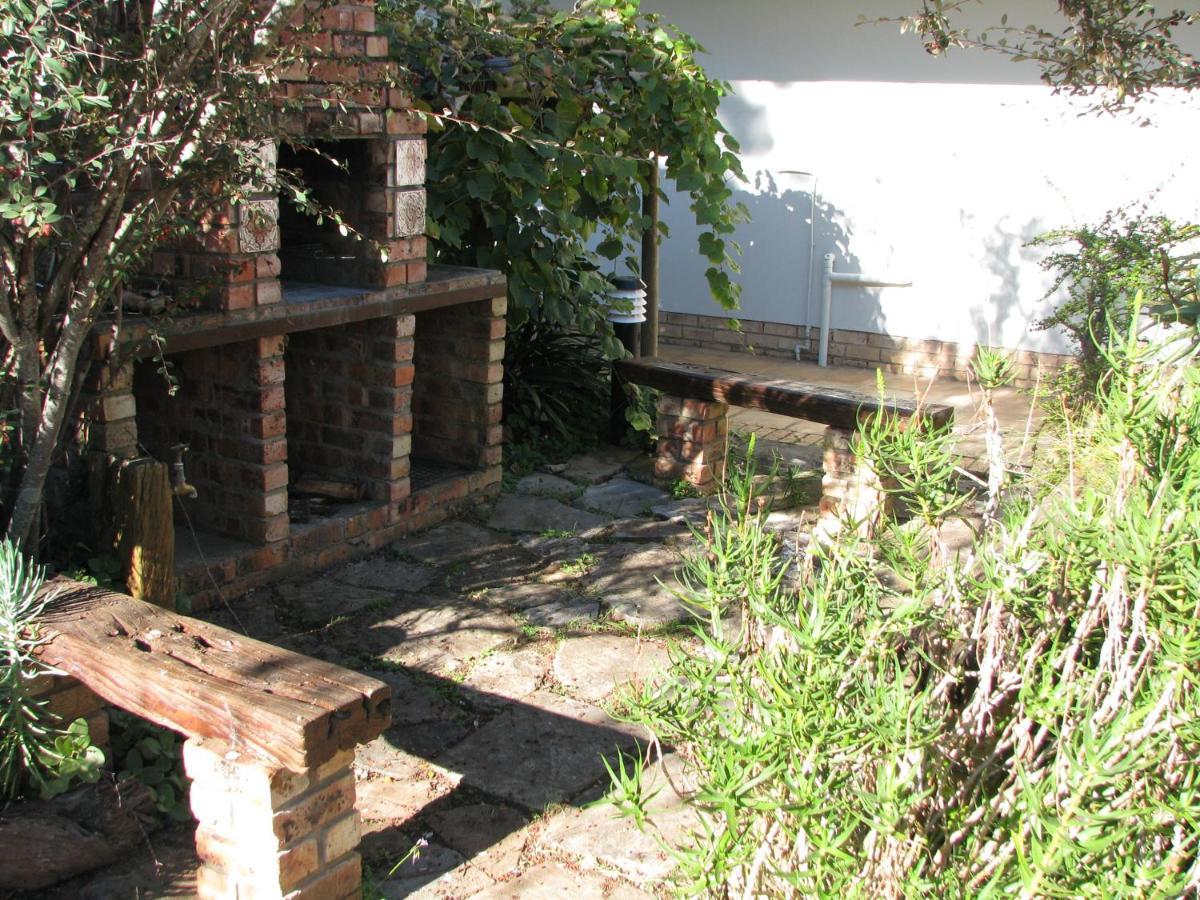 Kaiser'S B&B Grahamstown Buitenkant foto